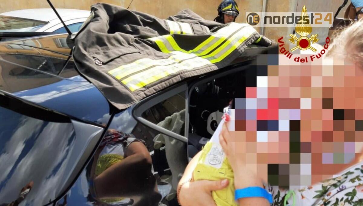 Si blocca la serratura, neonato resta chiuso in auto: salvato dai pompieri - 