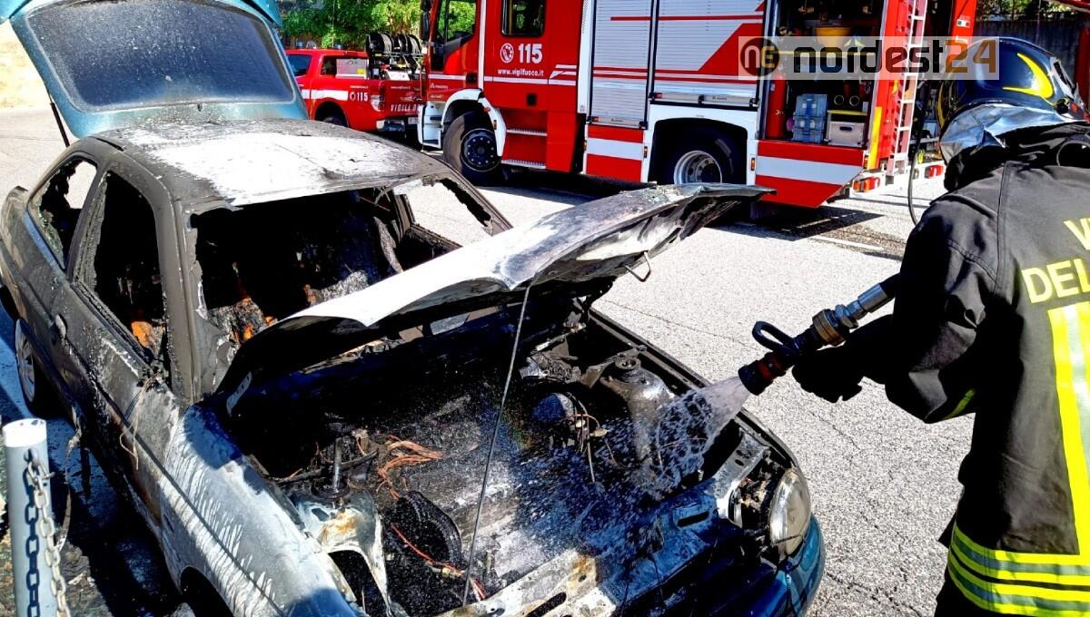 Trieste, incendio di un'autovettura: nessun ferito - 