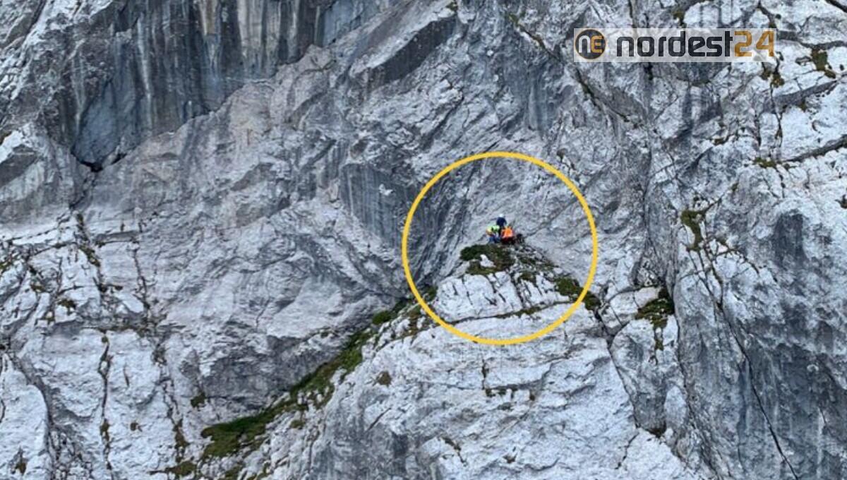 Rocciatore colpito da un grande sasso mentre scala: cade per 15 metri - 