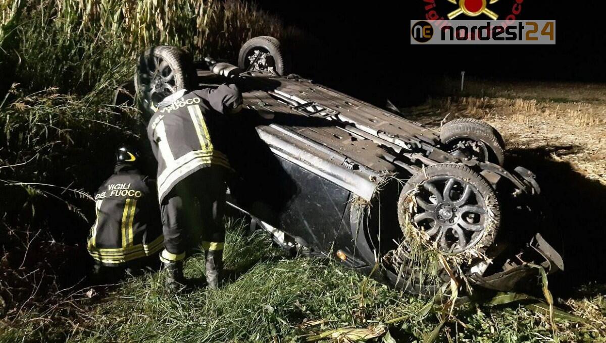 Incidente a Morsano al Tagliamento: sbanda con l'auto e si ribalta - 