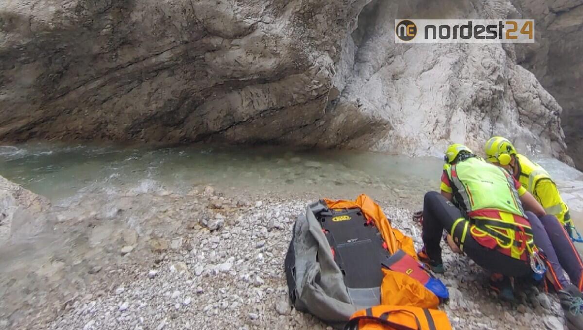 Precipita dal sentiero per 50 metri: grave una escursionista - 