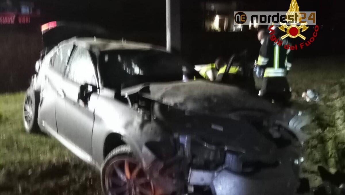 Escono di strada a Noventa di Piave con l'Alfa Romeo Giulia: 2 feriti - 