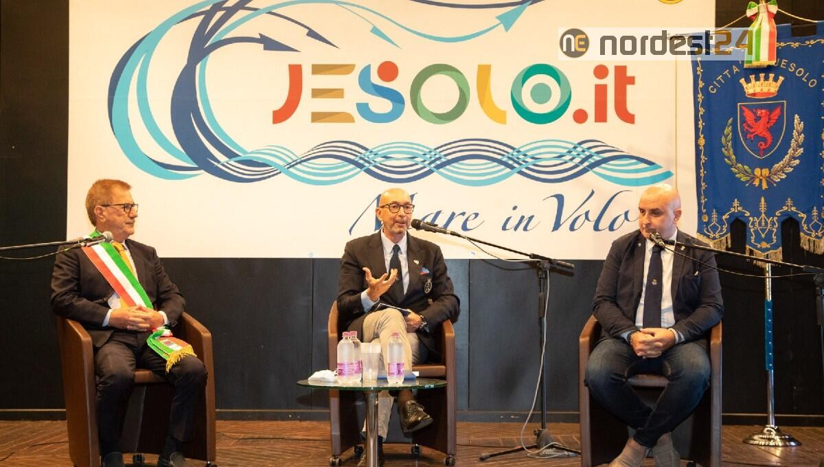 Jesolo. "Mare in volo", domenica l'inaugurazione della scultura - 