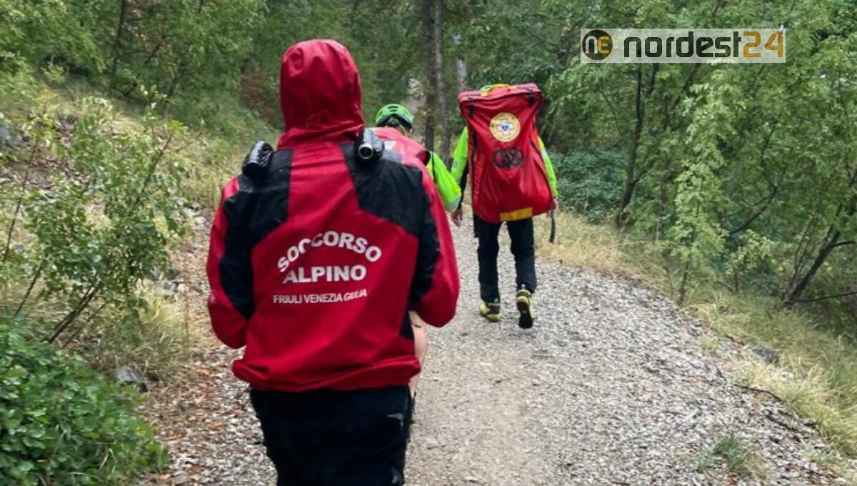 A Trieste una donna si frattura la caviglia sul sentiero Cobolli - 