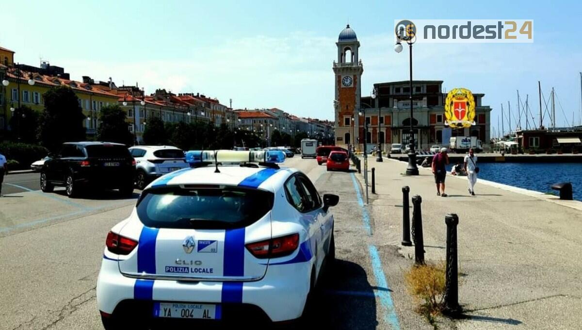 Fermati per un controllo in auto vengono sorpresi con mezzo kg di hashish - 