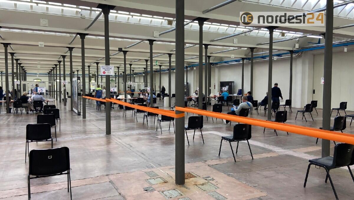 Covid, oggi in Fiera terza dose per primi cento trapiantati - 