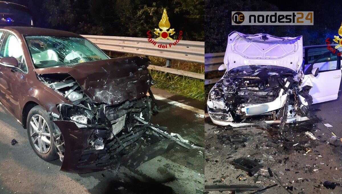 Scontro frontale tra due auto nella notte: 6 persone ferite - 