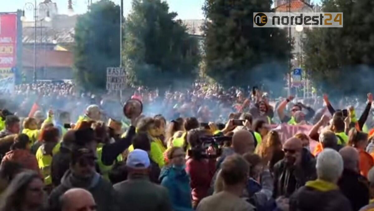 No Green pass Trieste: "voi bloccate la vita, noi la città" - 