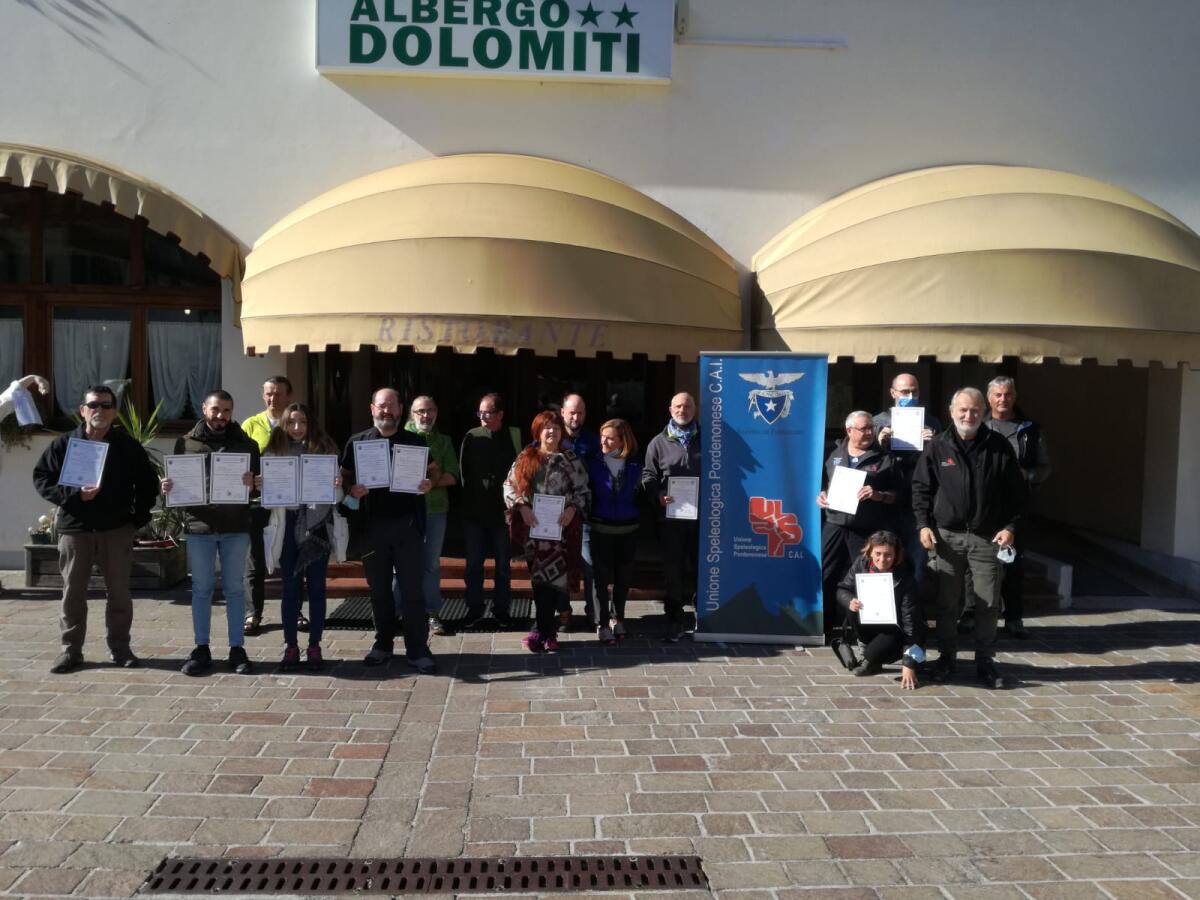 Claut, a scuola di speleologia e torrentismo - 