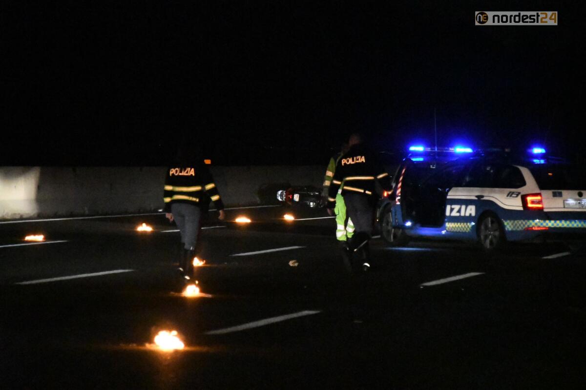 Incidente mortale in A4, tamponamento furgone - Tir - 