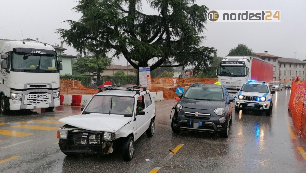 Campoformido, allagamenti causa pioggia, incidenti e traffico in tilt - 