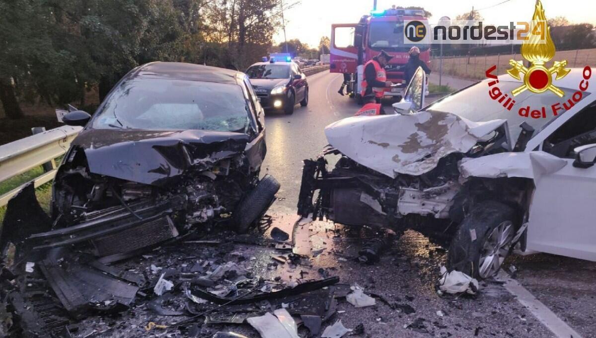 Scontro frontale tra 2 auto a Villotta di Chions: due feriti - 