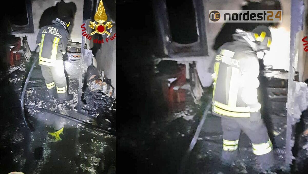Anziana salvata dai pompieri nell'appartamento in fiamme: evacuato il condominio - 