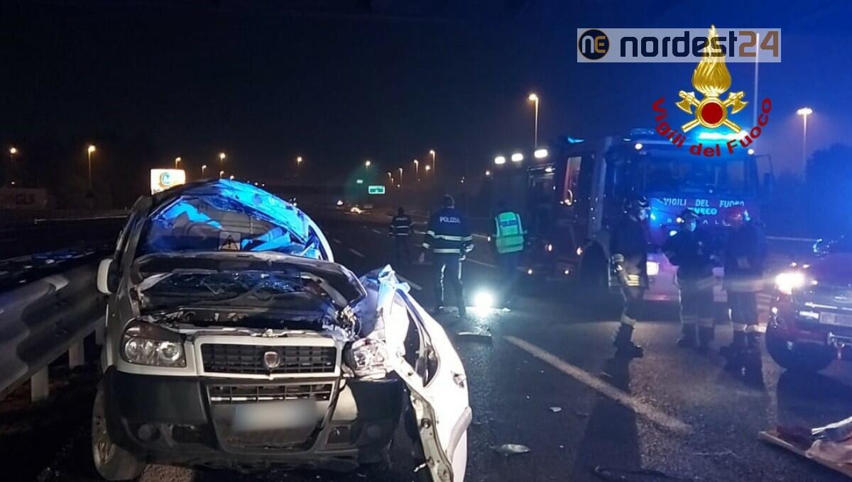 Incidente in A4: un morto e una donna gravissima - 