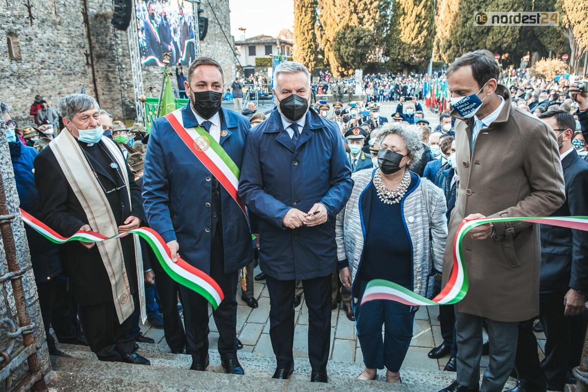 Aquileia, la bandiera del Milite Ignoto ha iniziato il suo viaggio di ritorno verso Roma - 