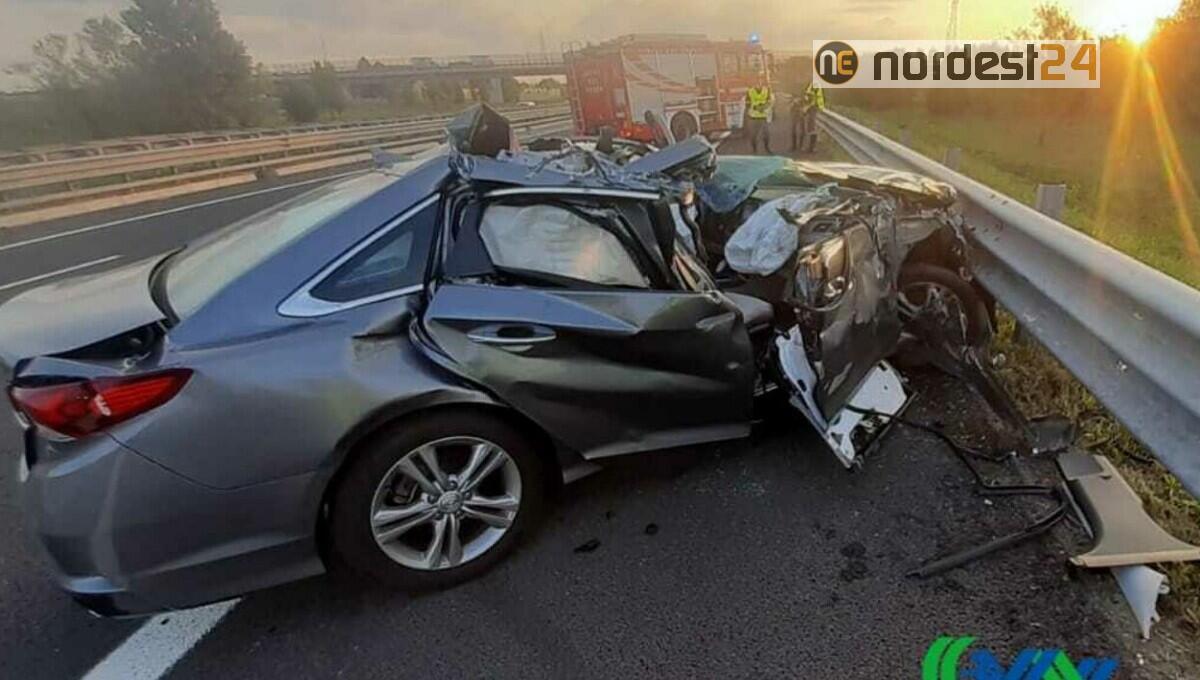 Scontro tra auto e mezzo pesante in A4: 2 persone in gravi condizioni - 