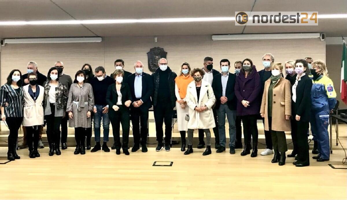 Salute: Riccardi, farmacie fondamentali nella lotta al virus - 