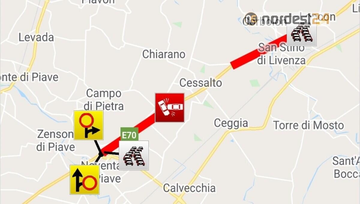 Incidente in A4, scontro tra furgone e mezzo pesante: chiusa l'autostrada - 