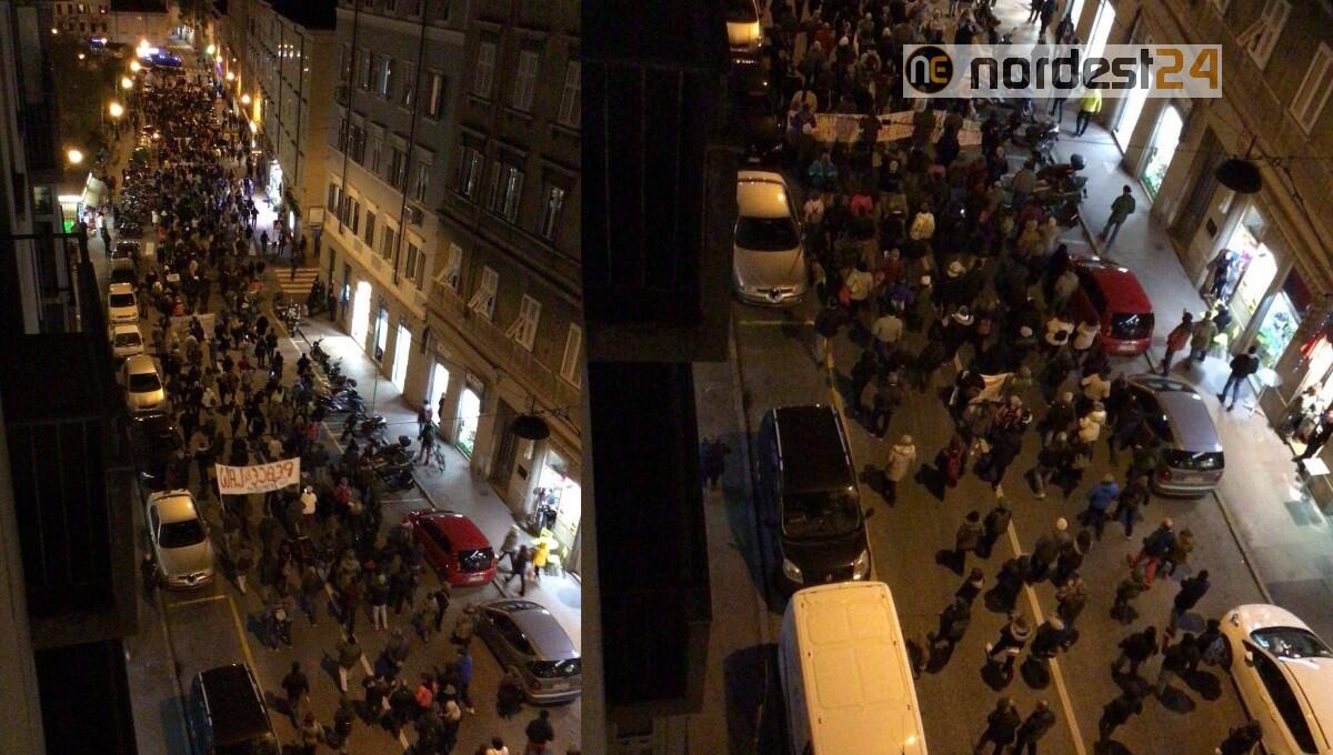 Green pass, nuovo corteo a Trieste: in testa sanitari sospesi - 