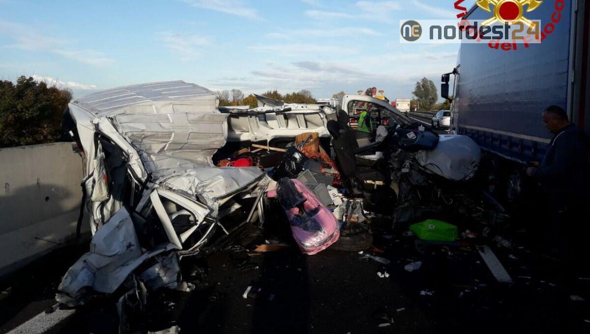 Tamponamento tra Tir e furgone: chiuso svincolo Cessalto ingresso A4 - 