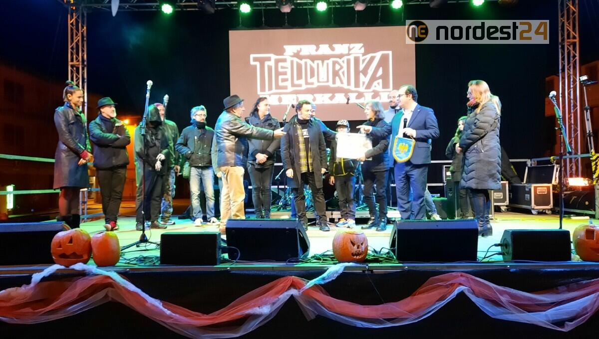 Franz Merkalli & i TelluriKa i vincitori del Festival Mondiale della Canzone Funebre - 