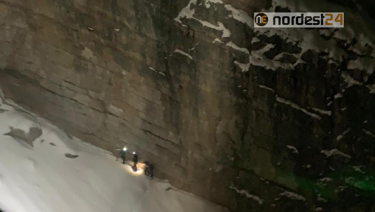 Bloccati con le corde incastrate: recuperati 4 alpinisti - 