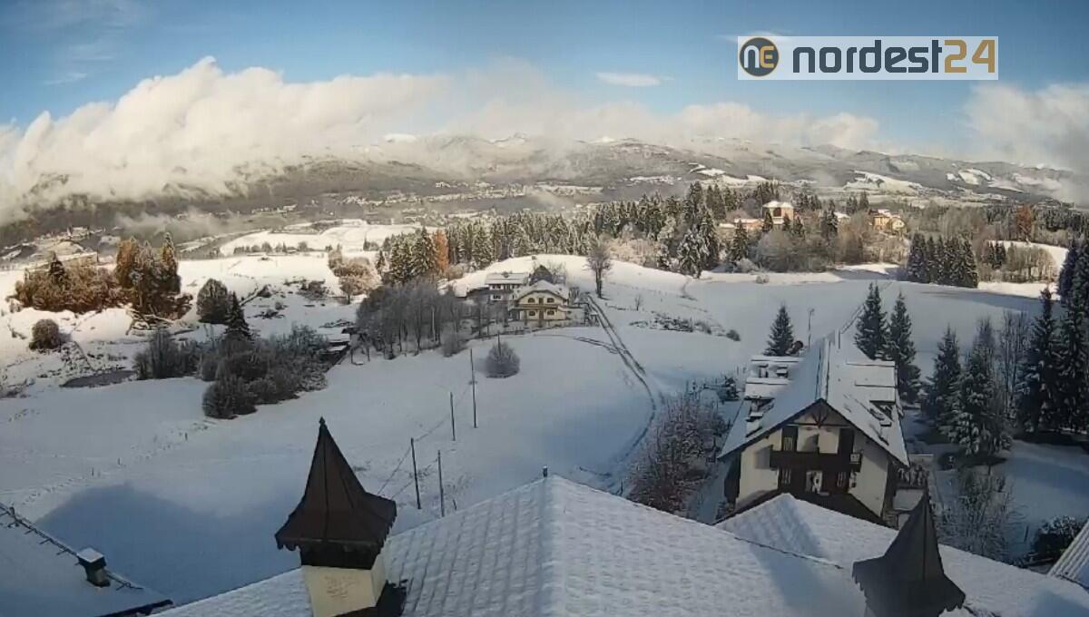 Nevicate nella notte sulle Dolomiti, fiocchi anche a Cortina - 