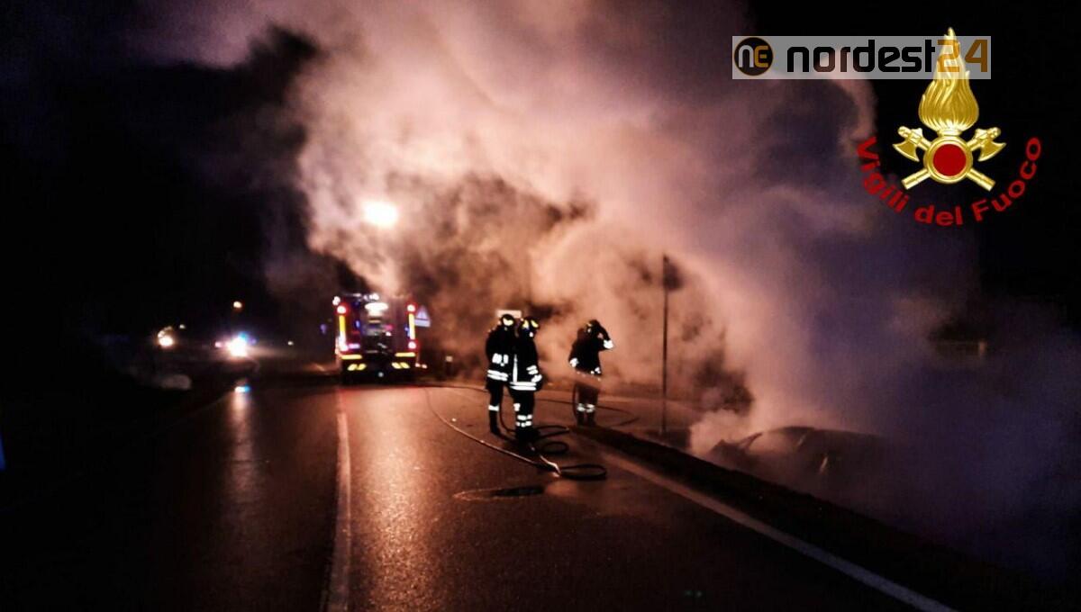 Incidente a Mogliano: morto un 35enne nell'auto in fiamme - 