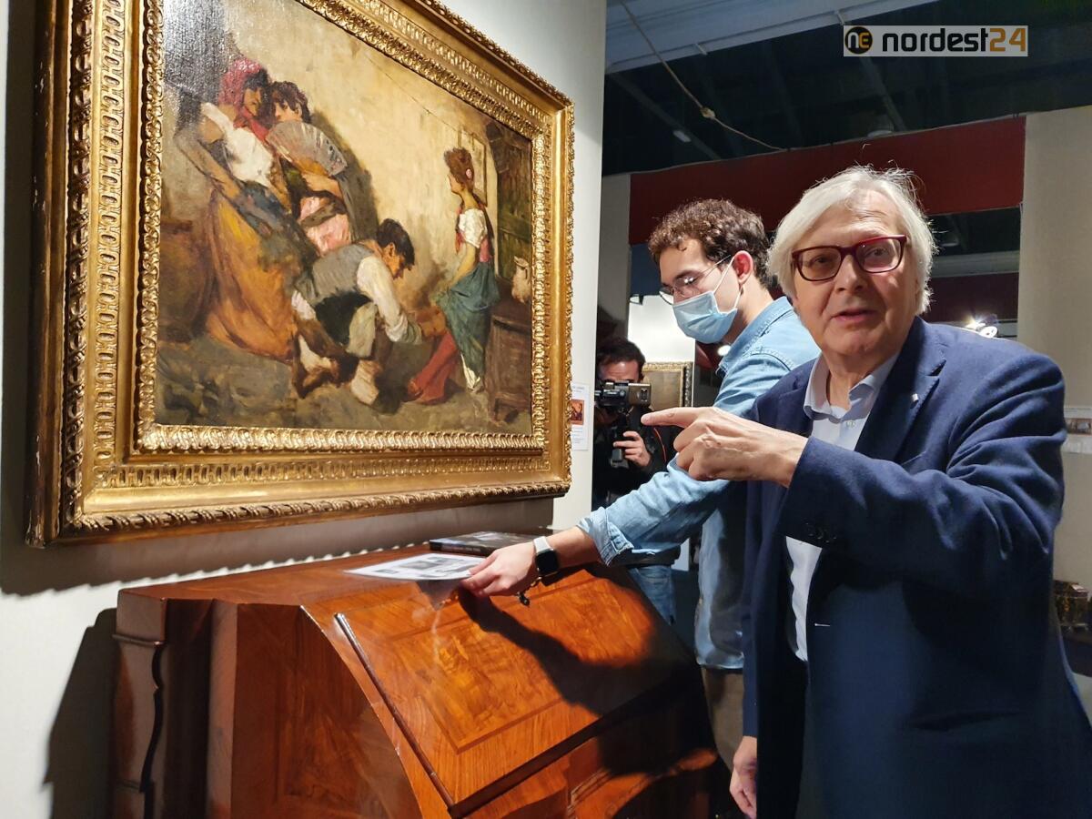 Antiquaria Padova, anche Sgarbi tra i visitatori. Domanica ultimo giorno della mostra-mercato - 