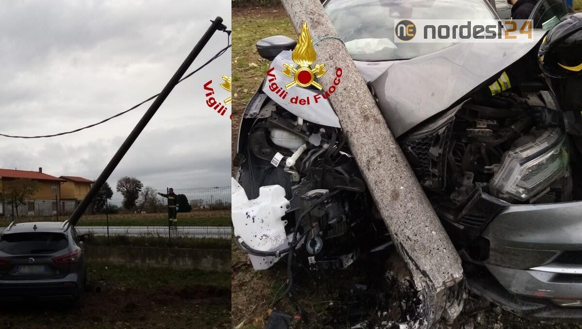 San Donà. Si schianta con l'auto contro un palo di cemento: ferito - 
