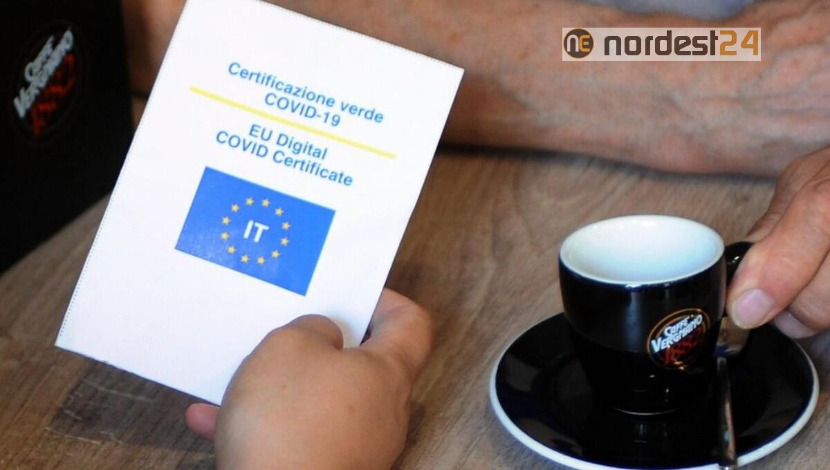 Il Prefetto: "Possibile consumare al banco senza Green pass" - 