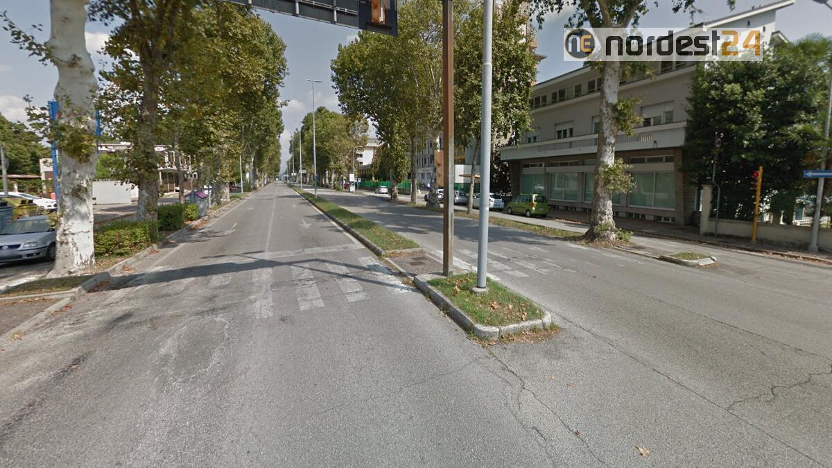 Udine, travolta da un'auto  sulle strisce in Viale Venezia: ferita 77enne - 