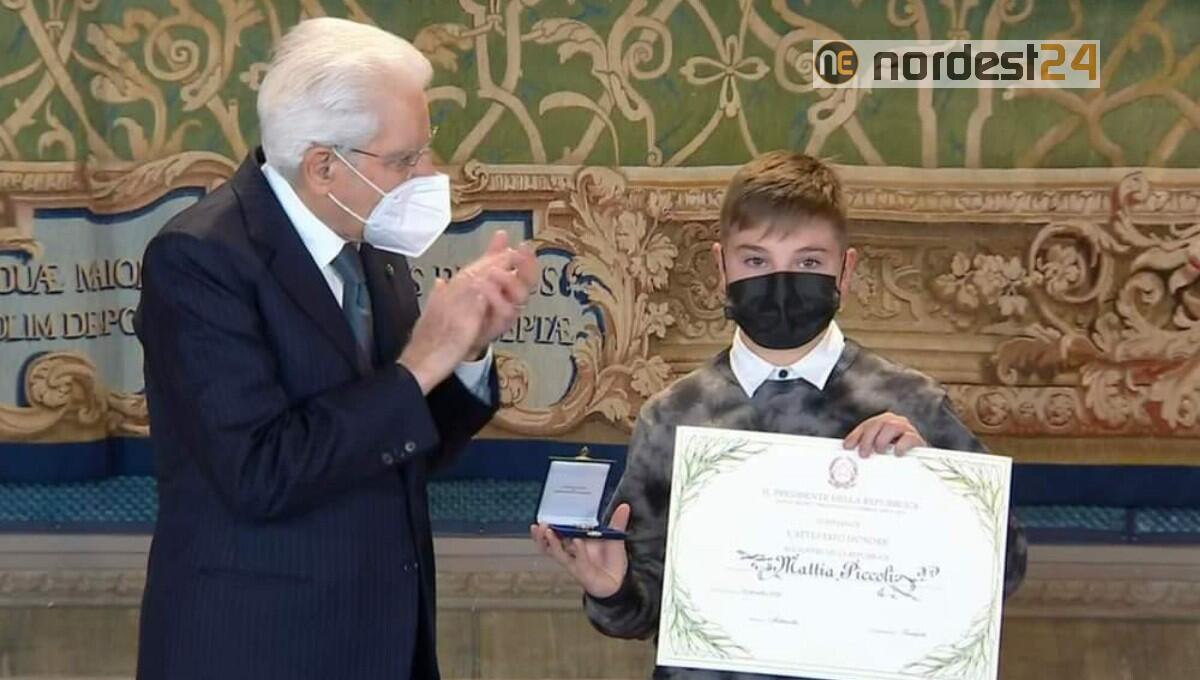 Mattia a 12 anni è 'Alfiere della Repubblica': assiste il papà con Alzheimer - 