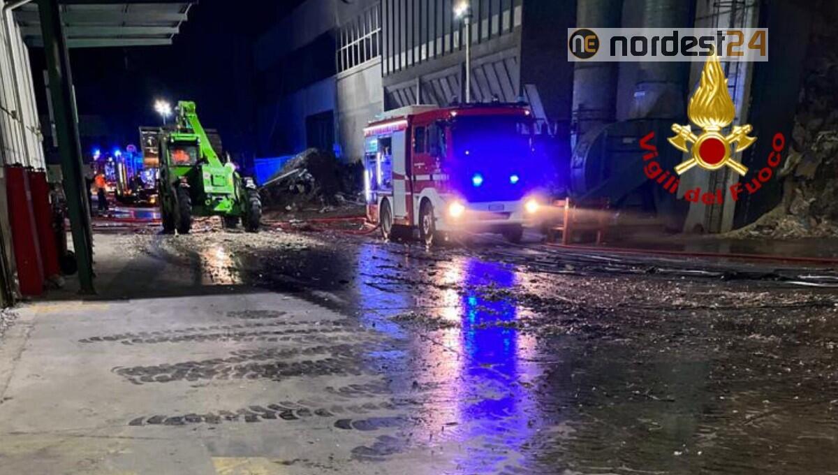 Incendio all'azienda trattamento rifiuti Futura: è il terzo rogo - 