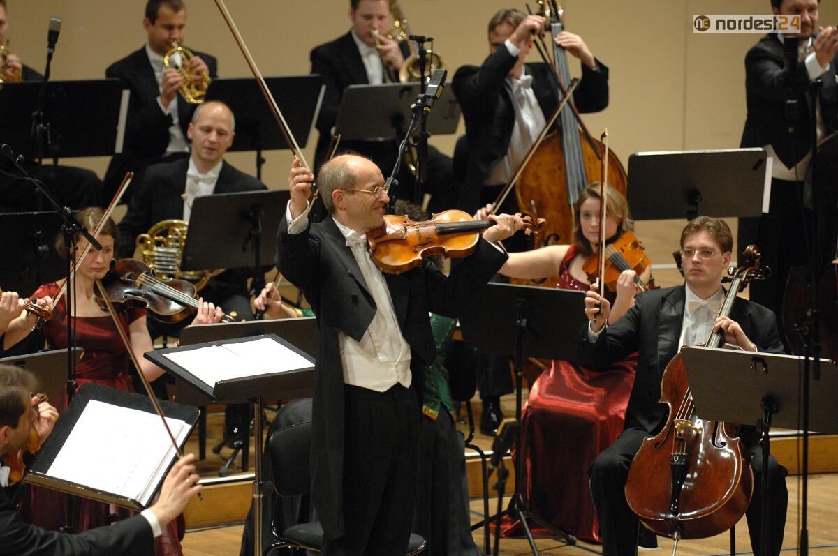 Concerto di San Silvestro, valzer: la Strauss Festival Orchester Wien al Teatro Nuovo Giovanni da Udine - 