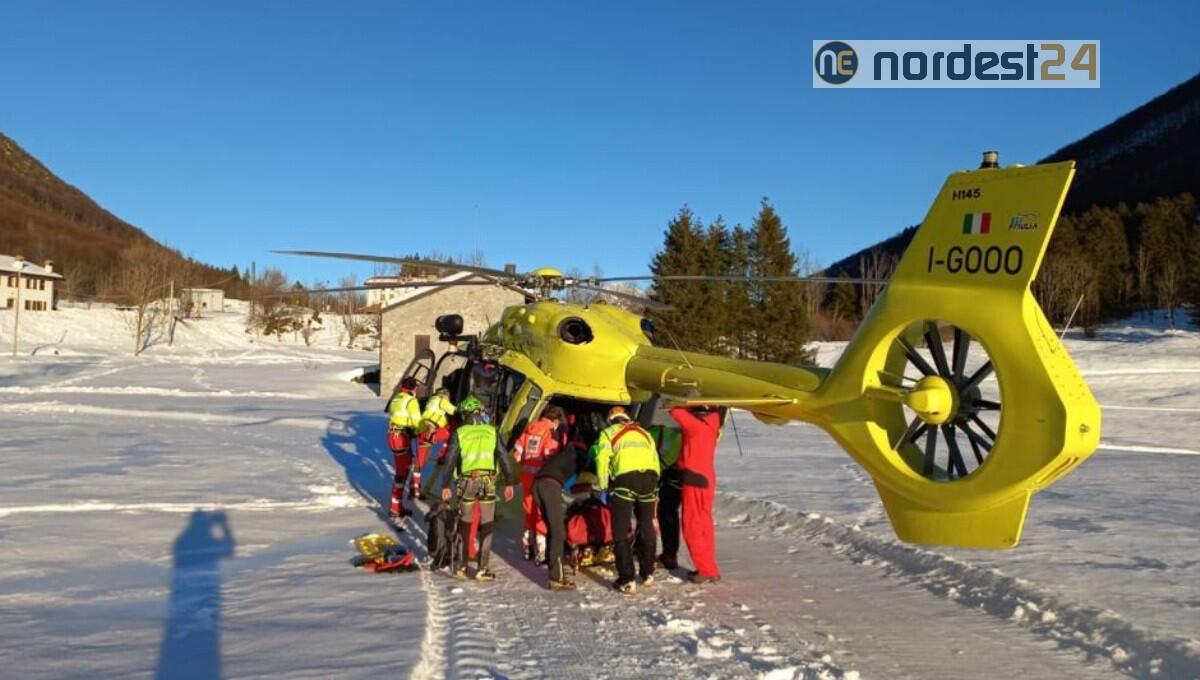 Precipita per centro metri: grave un escursionista - 