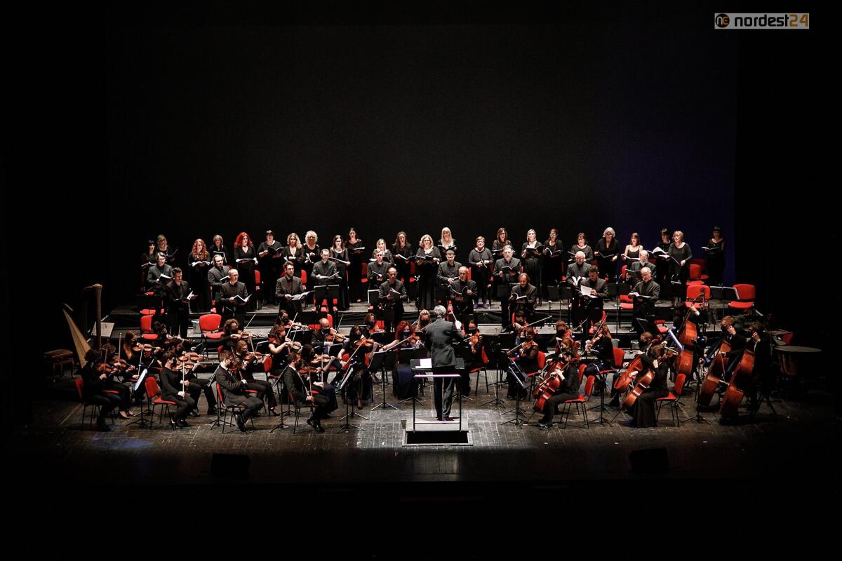 Piano Fvg: concerto di Natale con la Fvg orchestra al teatro Zanacanaro di Sacile - 