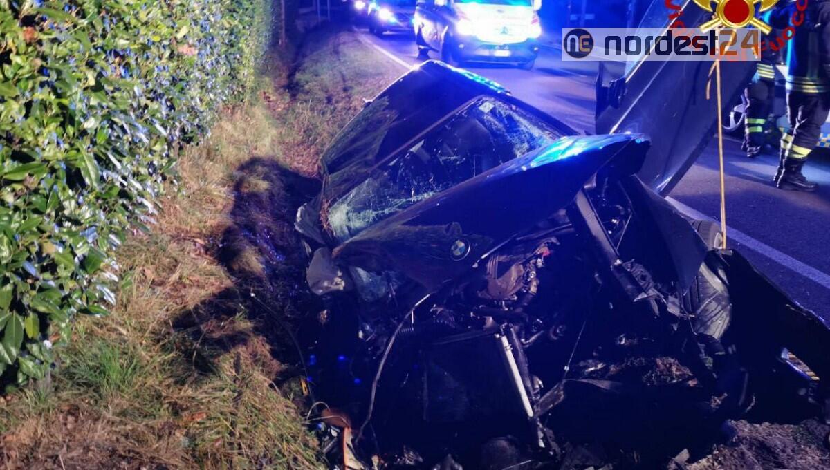 Incidente a Cordignano: un ferito incastrato tra le lamiere - 