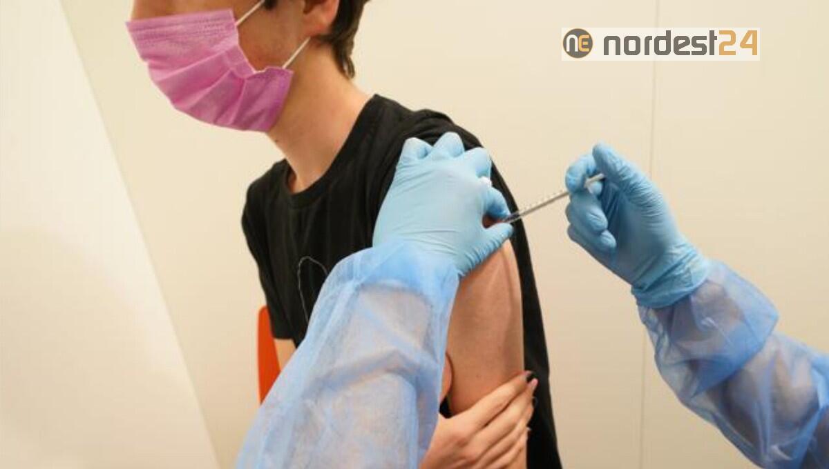 Vaccini, Riccardi: da domani prenotazioni booster per giovani 12-17 anni - 