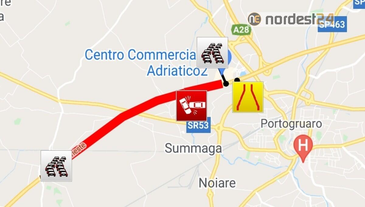 Incidente in A4 tra San Stino e Portogruaro, tamponamento tra auto e mezzo pesante - 