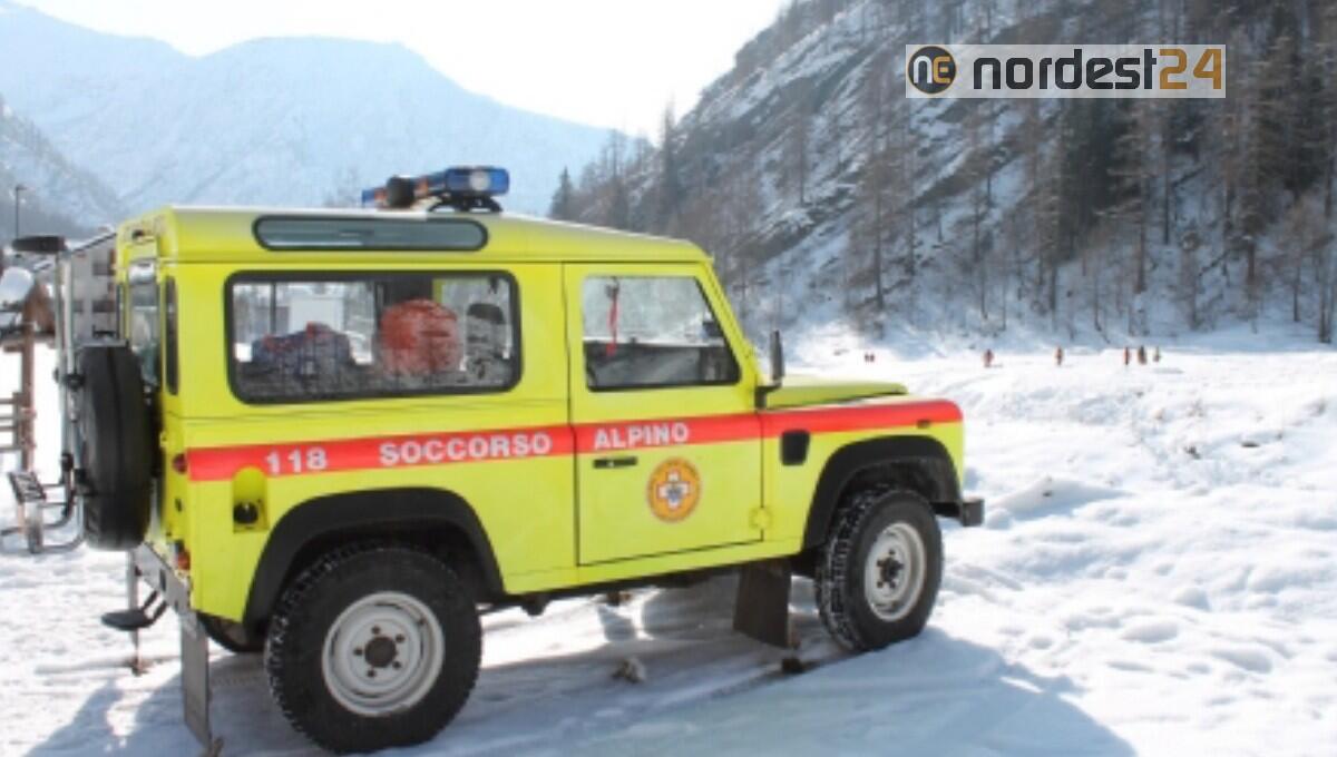 Scivola sul ghiaccio e si infortuna: soccorso 44enne - 