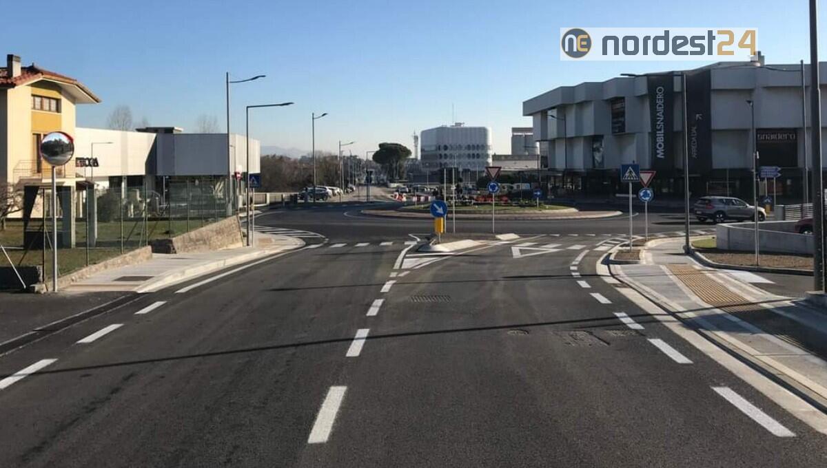 Inaugurata la rotatoria sulla SR 463 a Majano - 