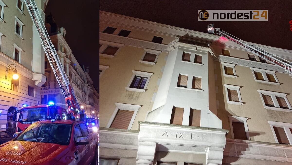 Incendio a Trieste, a fuoco il tetto e la soffitta di uno stabile: in salvo un invalido - 