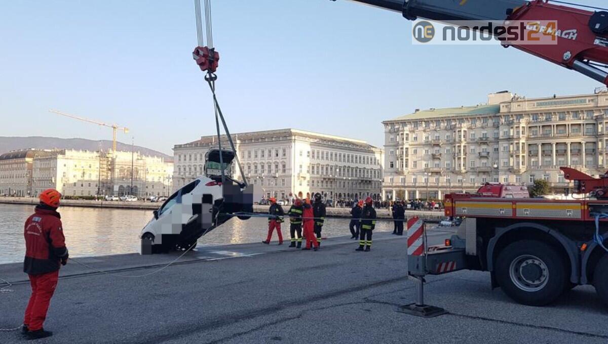 Un'auto finisce in mare dalle rive di Trieste: deceduto un uomo - 