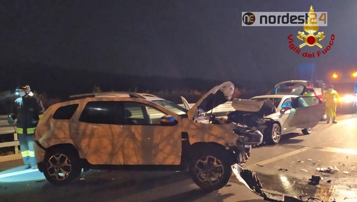 Tamponamento tra due auto e perdita di GPL da una, metano dall'altra - 