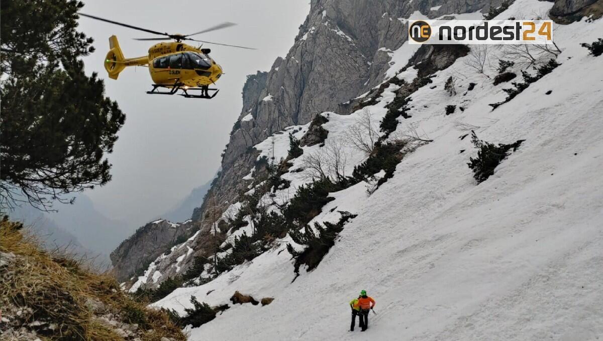 Sciatore cade per decine di metri sul versante nord del Montasio - 