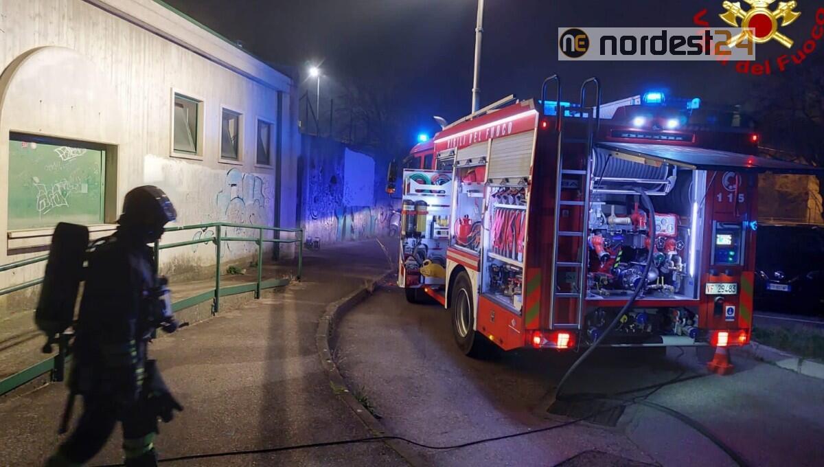 Trieste, principio d'incendio negli spogliatoi del campo sportivo comunale Giorgio Ferrini - 