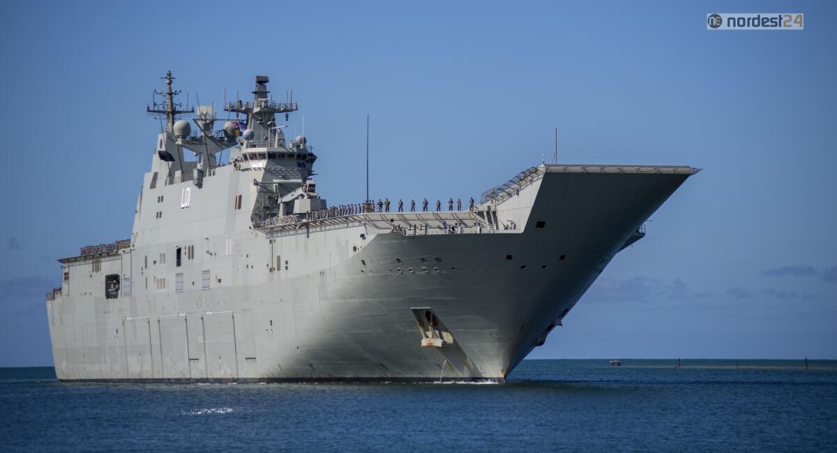 Nave aiuti con focolaio a bordo attracca a Tonga - 