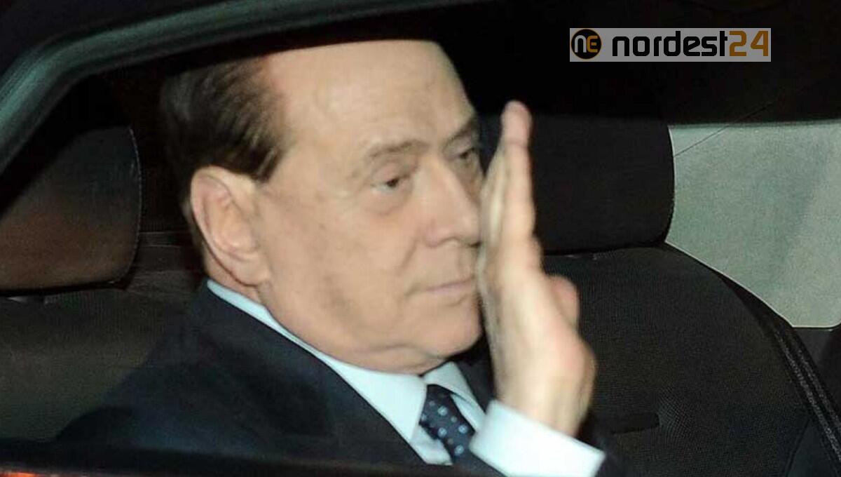 Ufficiale, Berlusconi rinuncia alla candidatura al Quirinale - 