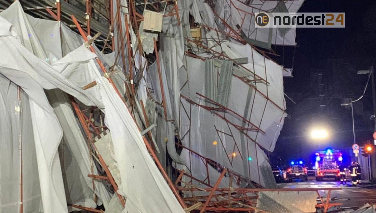 Crolla un'impalcatura a Trieste: nessun ferito - 